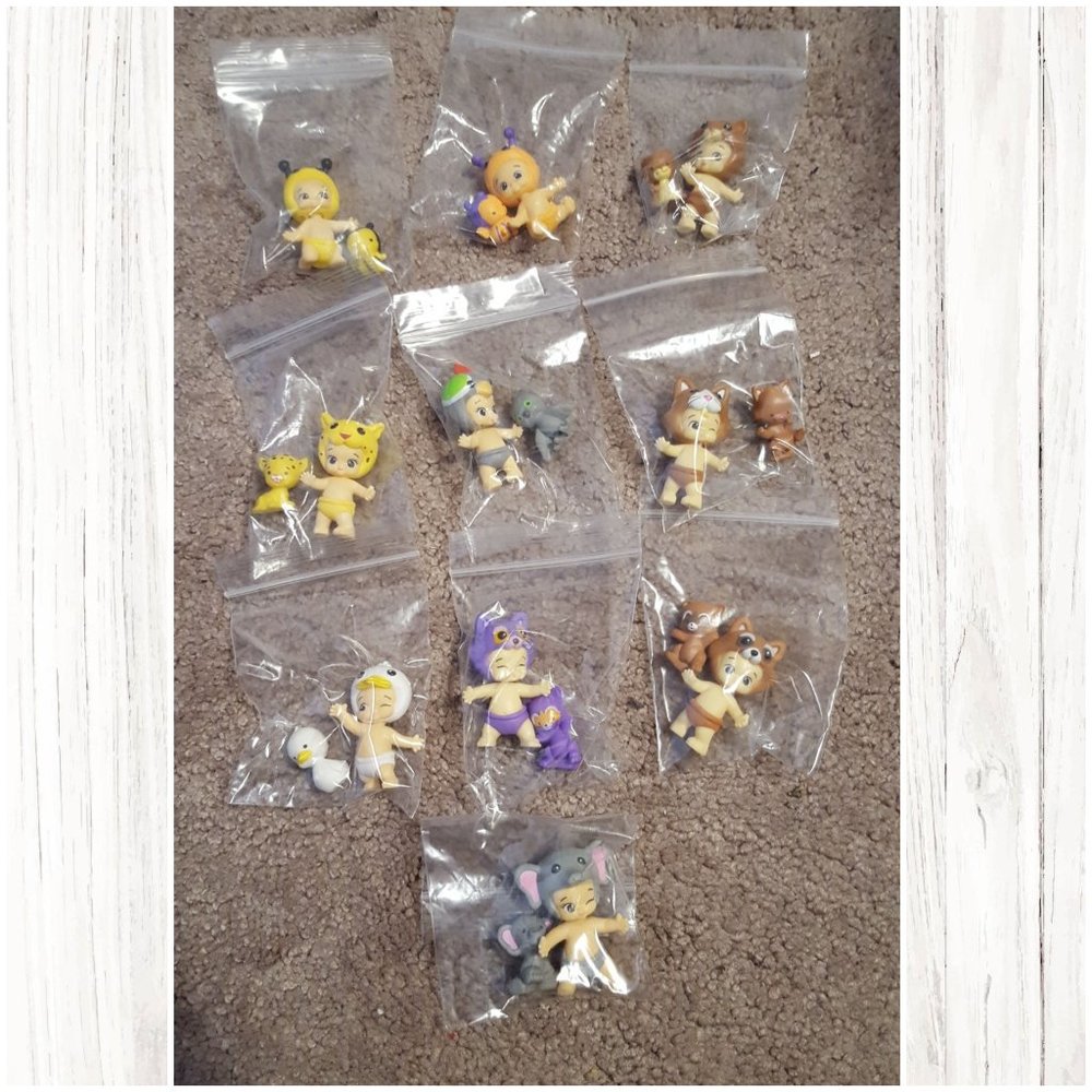 10 matching pairs of Twozies (new)